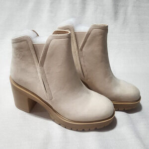 ZBY boots size 9 - NEW